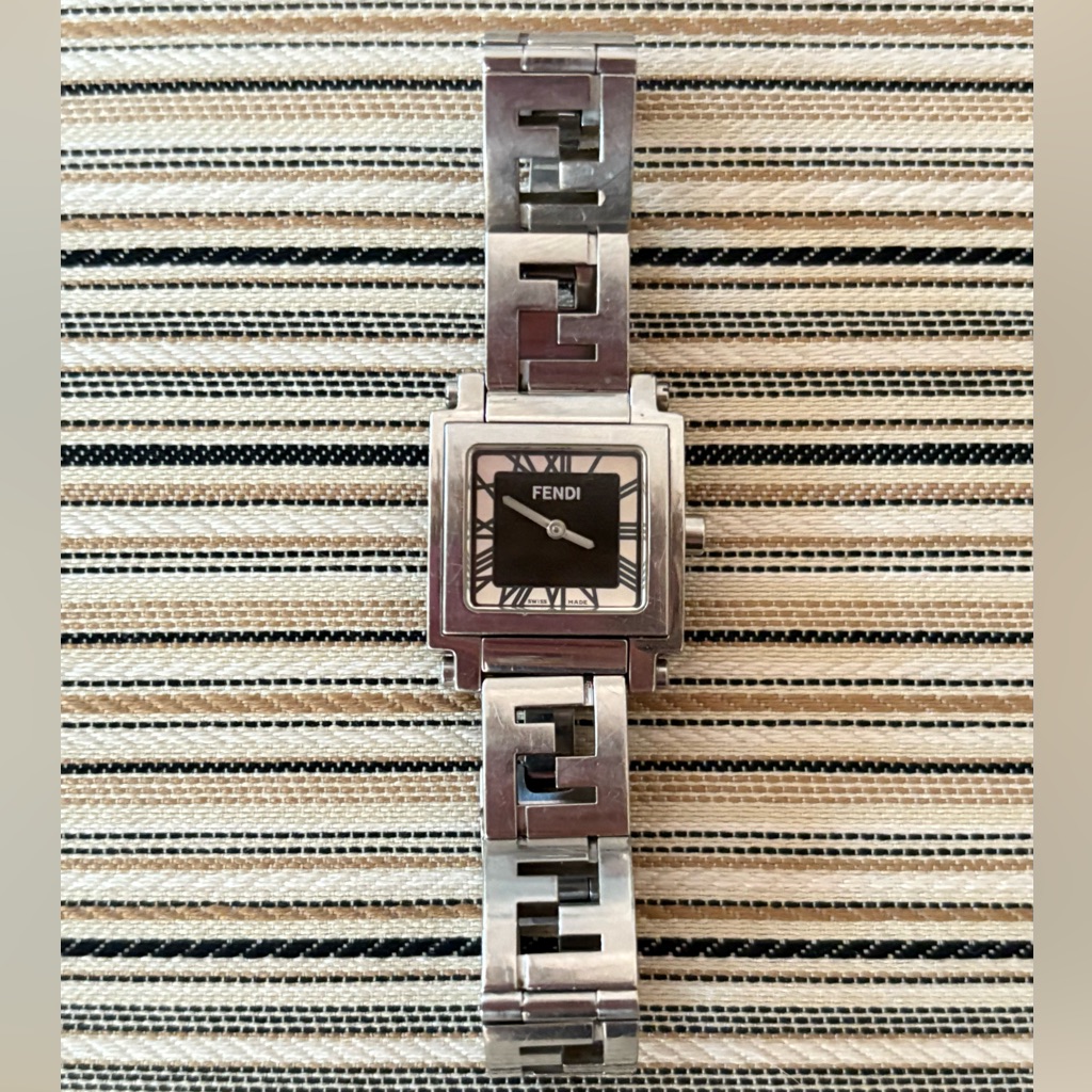 Fendi Silver-Tone Bracelet Watch With Black Dial